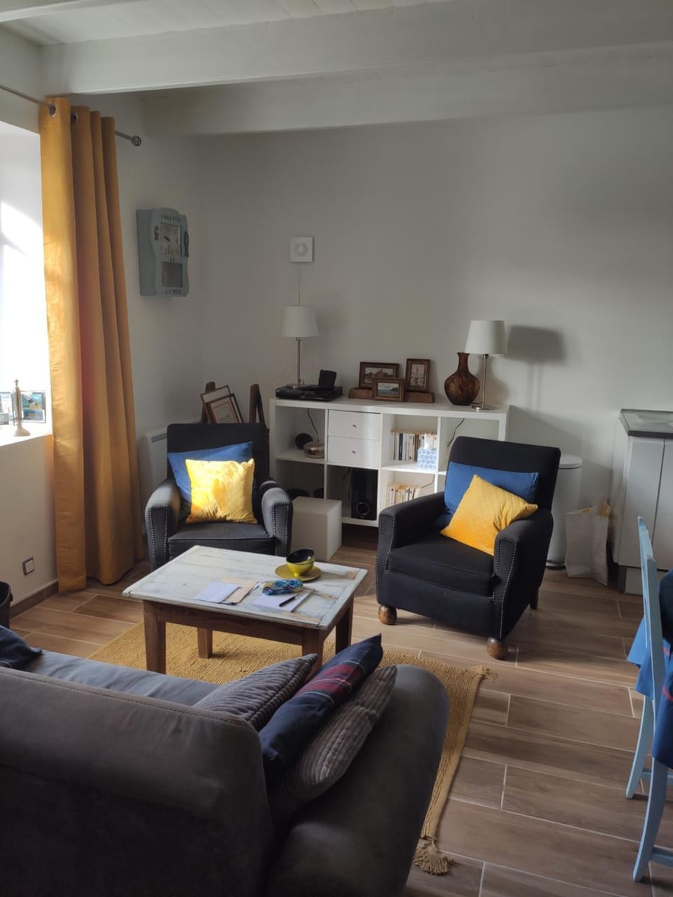 Living room, Seating area