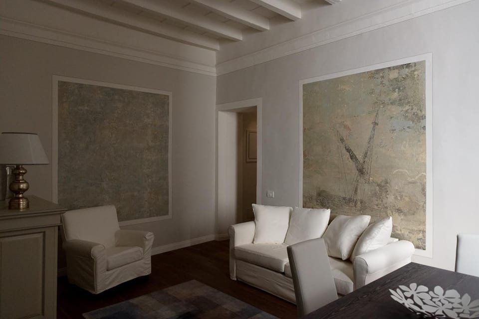 Communal lounge/ TV room