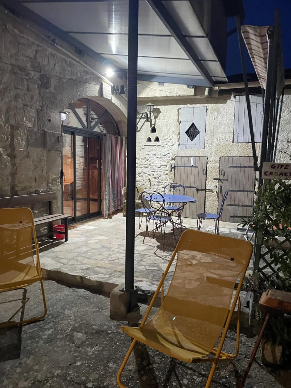 Patio, Dining area