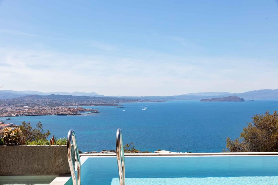 Day, Natural landscape, View (from property/room), Balcony/Terrace, Pool view, Sea view, Swimming pool
