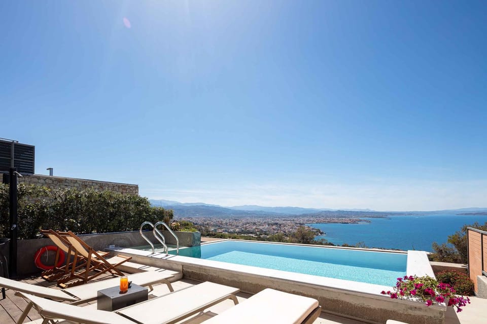 Patio, Day, Natural landscape, View (from property/room), Balcony/Terrace, Pool view, Sea view, Swimming pool, sunbed