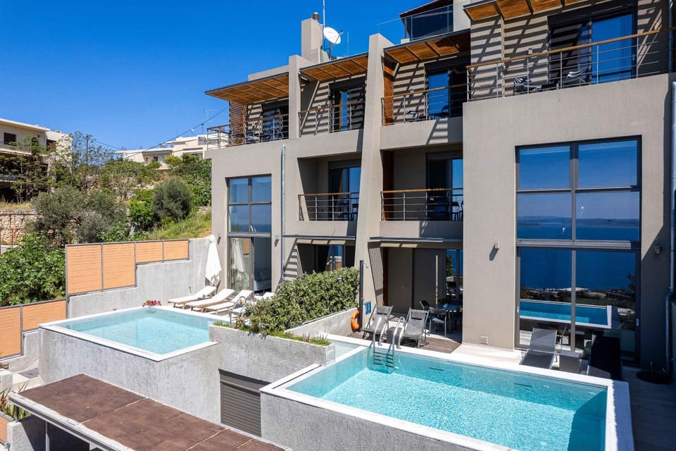Property building, Day, Swimming pool