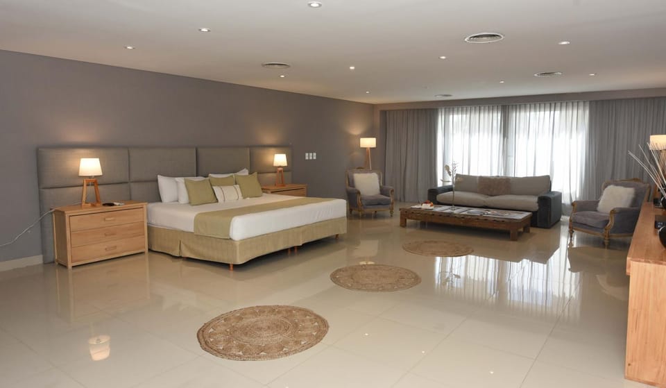 Howard Johnson Resort & Convention Center Ezeiza Hotel in Ezeiza