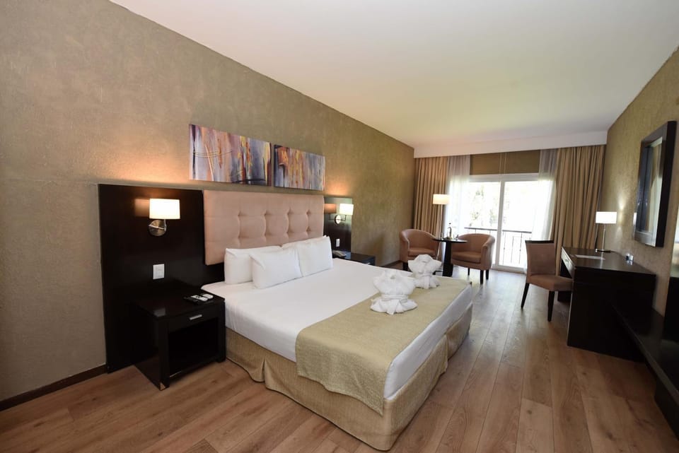 Howard Johnson Resort & Convention Center Ezeiza Hotel in Ezeiza