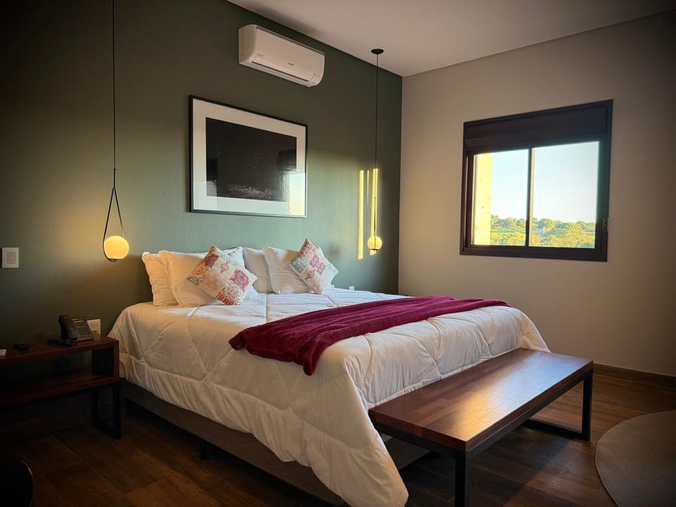 Bed, Photo of the whole room, Bedroom, air conditioner