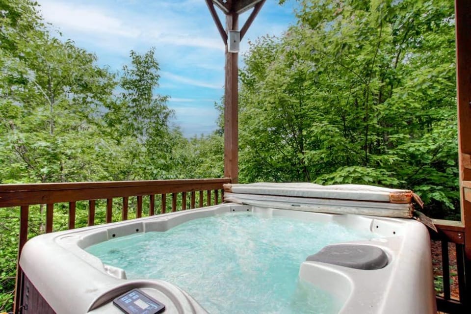Red Roof Retreat House in White County
