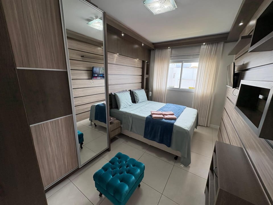 Bed, TV and multimedia, Photo of the whole room, Bedroom, Garden view, heating, towels, wardrobe, air conditioner