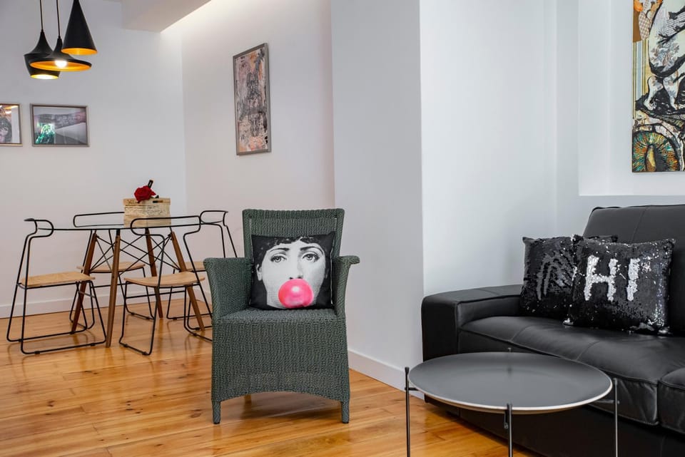 Living room, Decorative detail, Seating area, Dining area