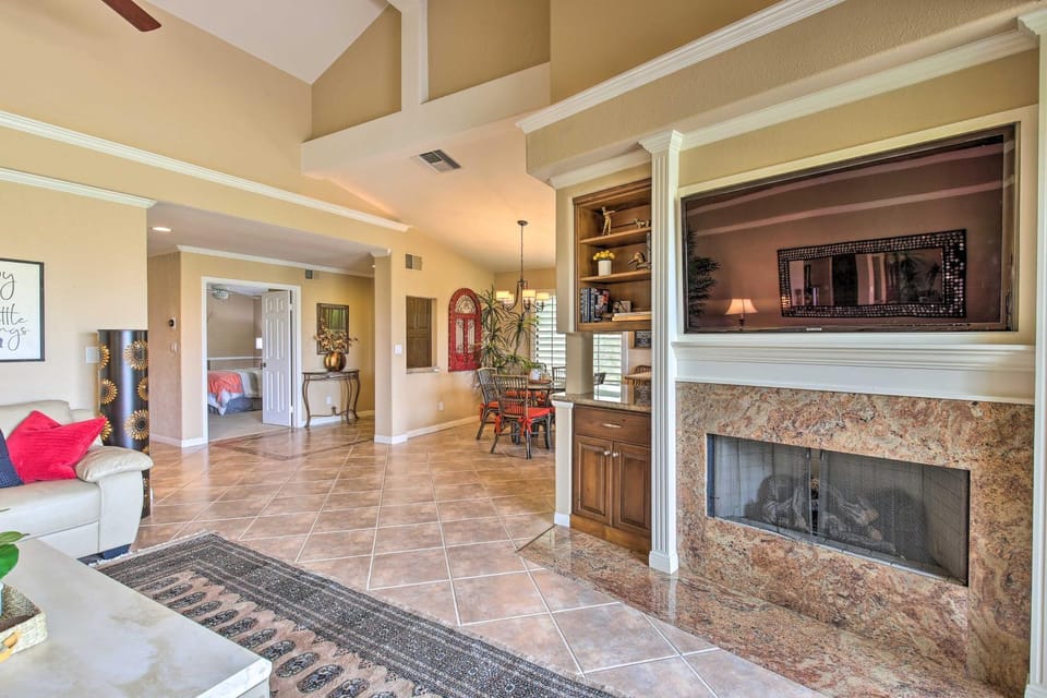 Palm Desert Escape w/ Patio & Shared Pool! House in Palm Desert