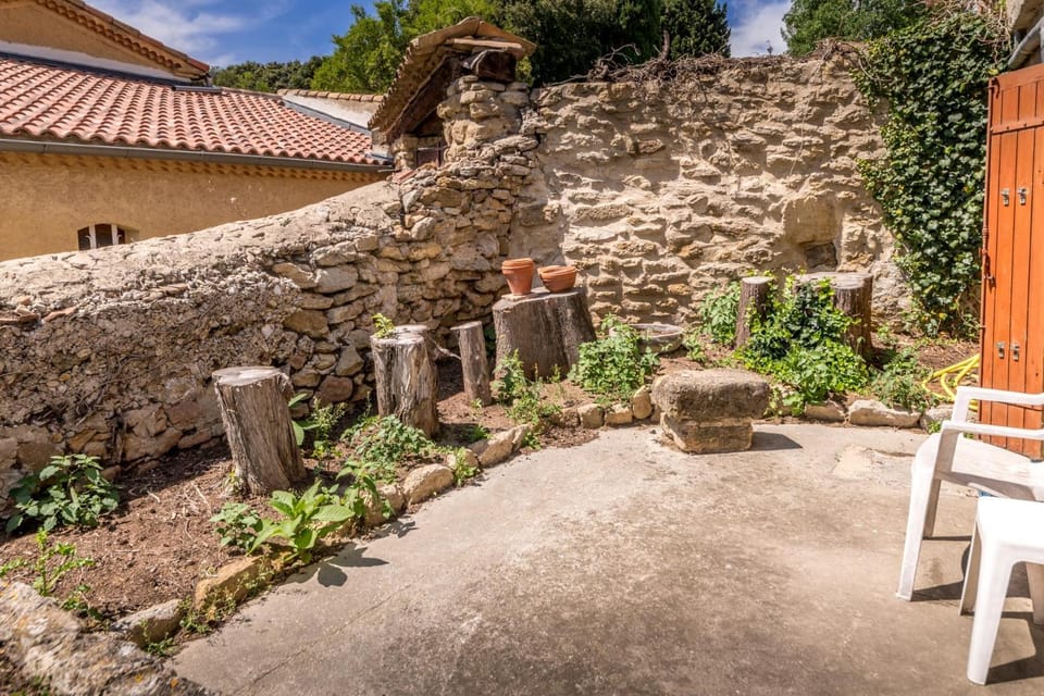 MAISON AVEC PISCINE - PROCHE AVIGNON - WiFI GRATUIT Villa in Provence-Alpes-Côte d'Azur