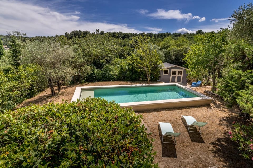 MAISON AVEC PISCINE - PROCHE AVIGNON - WiFI GRATUIT Villa in Provence-Alpes-Côte d'Azur