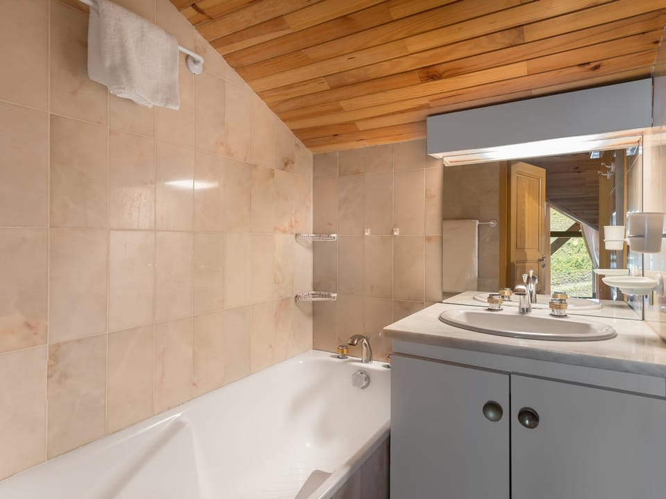 Duplex à Courchevel 1850: Proche centre et pistes, 6 pers., Parking Apartment in Saint-Bon-Tarentaise