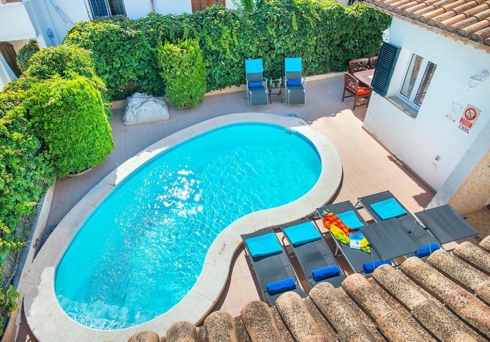Patio, Bird's eye view, Swimming pool, sunbed