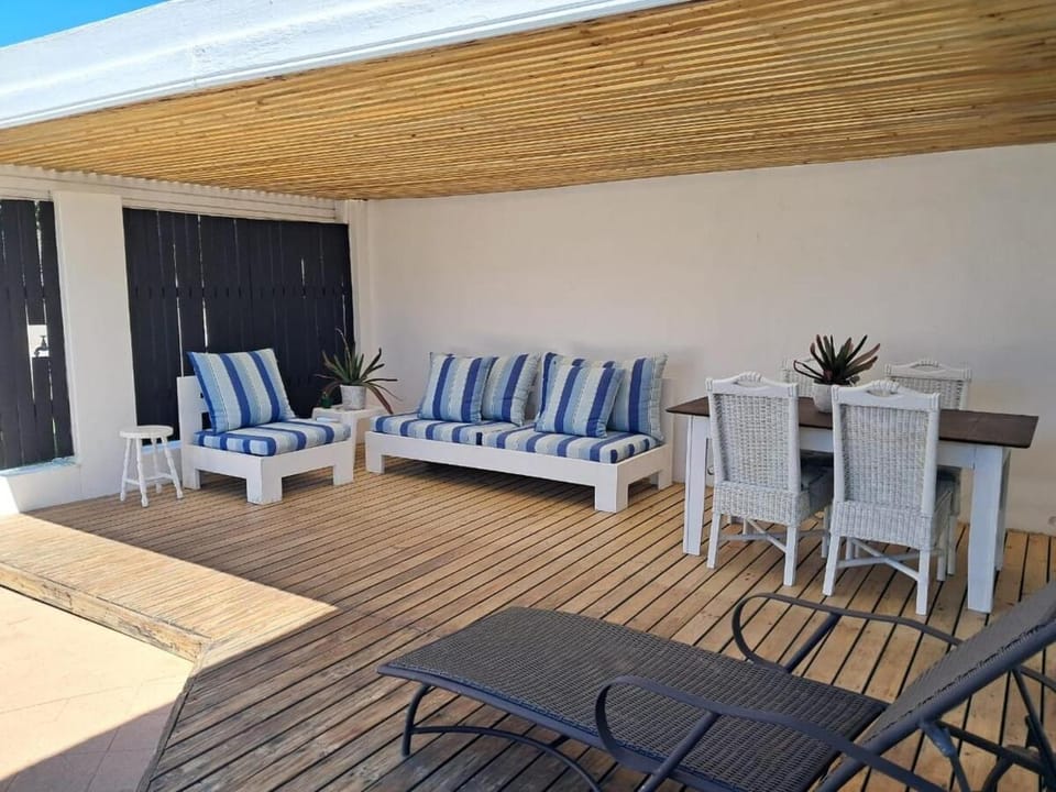 Patio, sunbed