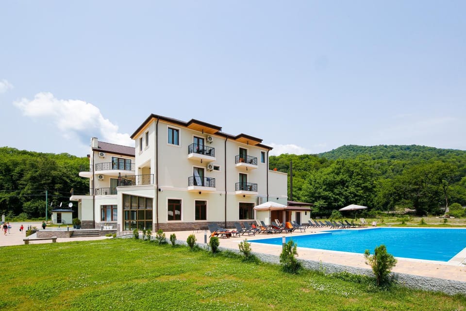 Property building, Natural landscape, Garden, Mountain view, Pool view, Swimming pool
