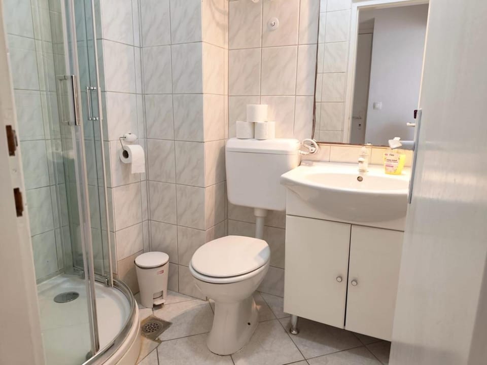Toilet, Bathroom