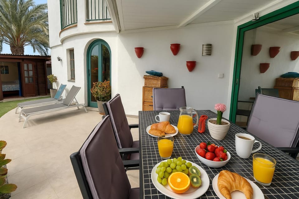 Balcony/Terrace, Seating area, Breakfast