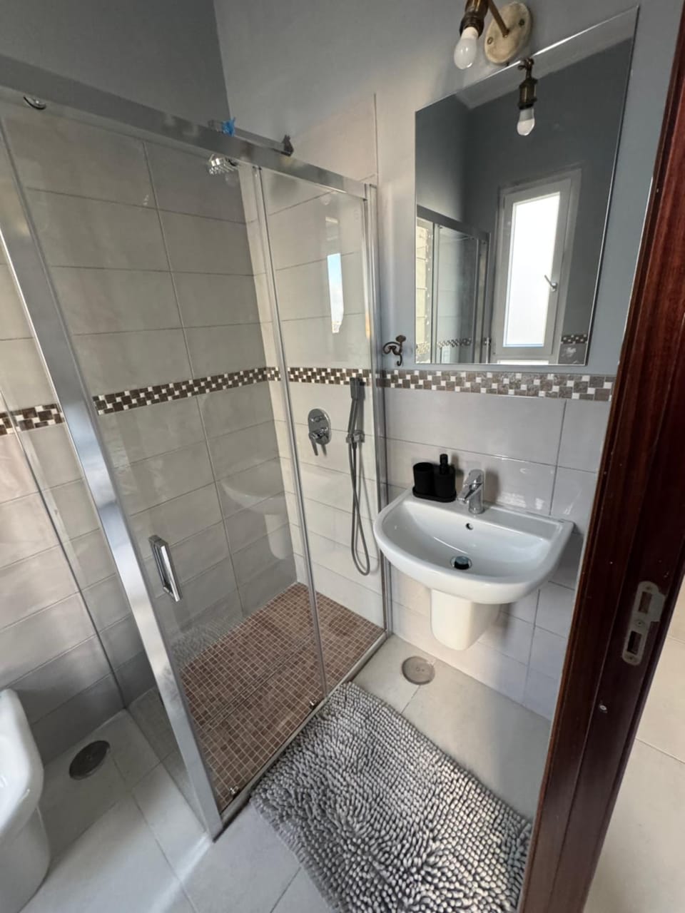 Shower, Toilet, bidet