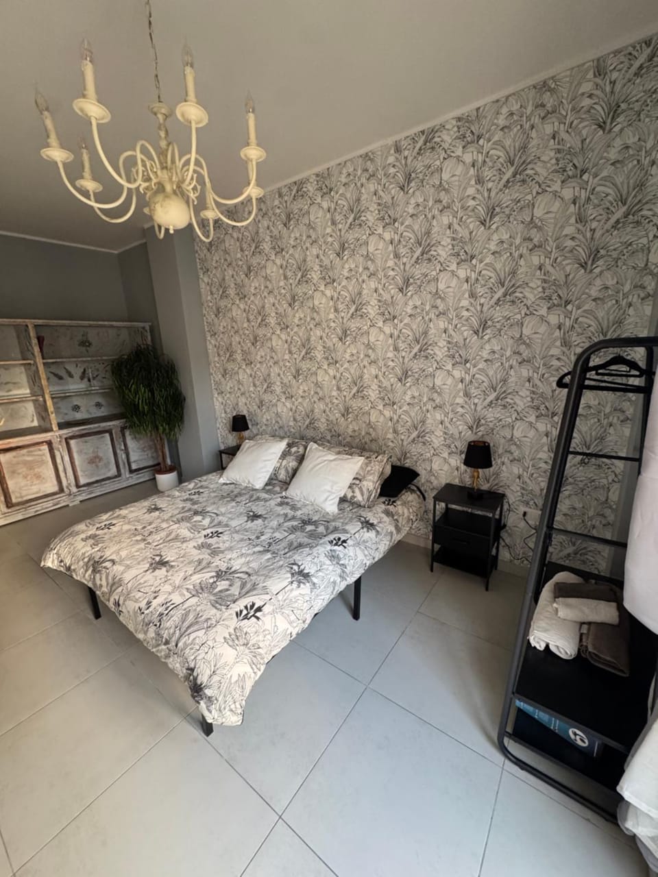 Bed, Photo of the whole room