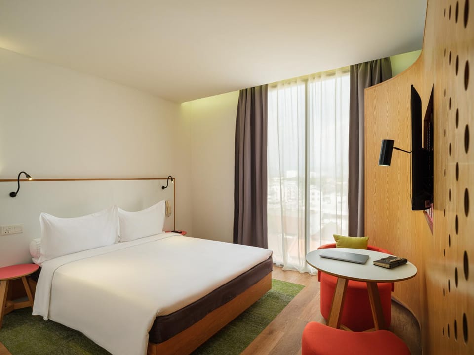 Bed, View (from property/room), Photo of the whole room, Bedroom, City view