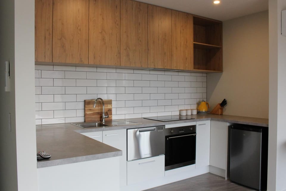 Coffee/tea facilities, Kitchen or kitchenette, Living room, Dining area