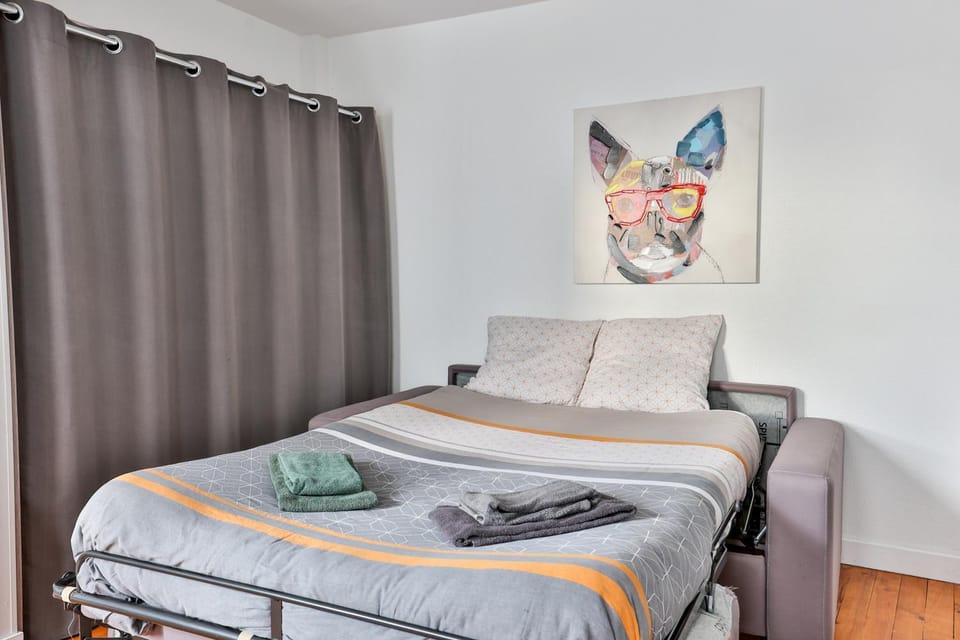 Bed, Photo of the whole room, Bedroom