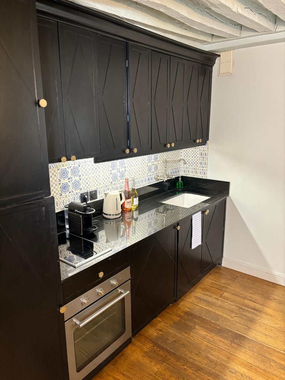 Cozy Stay near LOUVRE & St Germain Près Aldaro Apartment in Paris