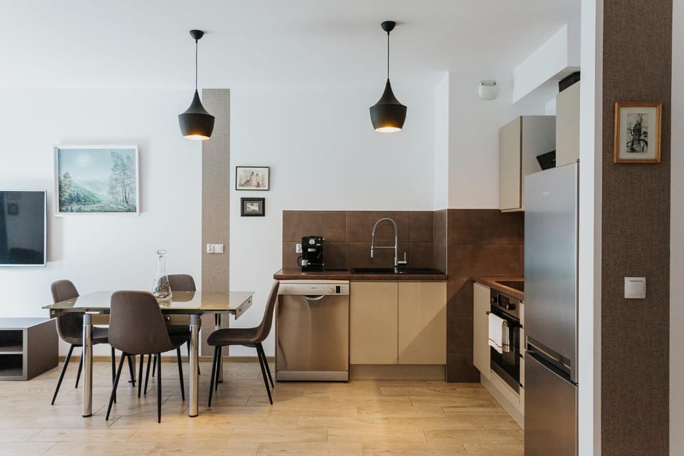 Kitchen or kitchenette, Living room