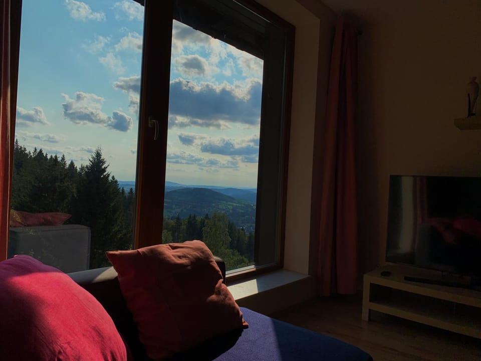 TV and multimedia, Living room, Seating area, City view, Mountain view