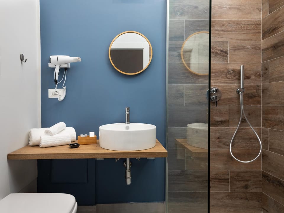 Shower, Bathroom, Area and facilities