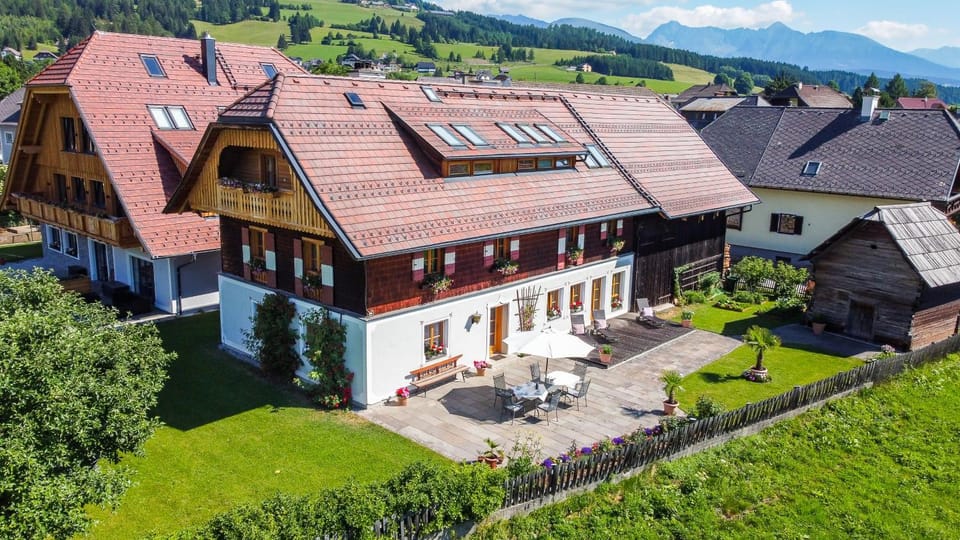 Property building, Bird's eye view, Garden