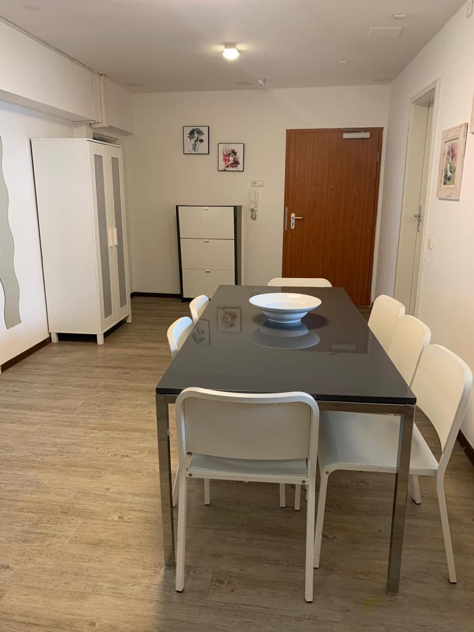Dining area, Area and facilities