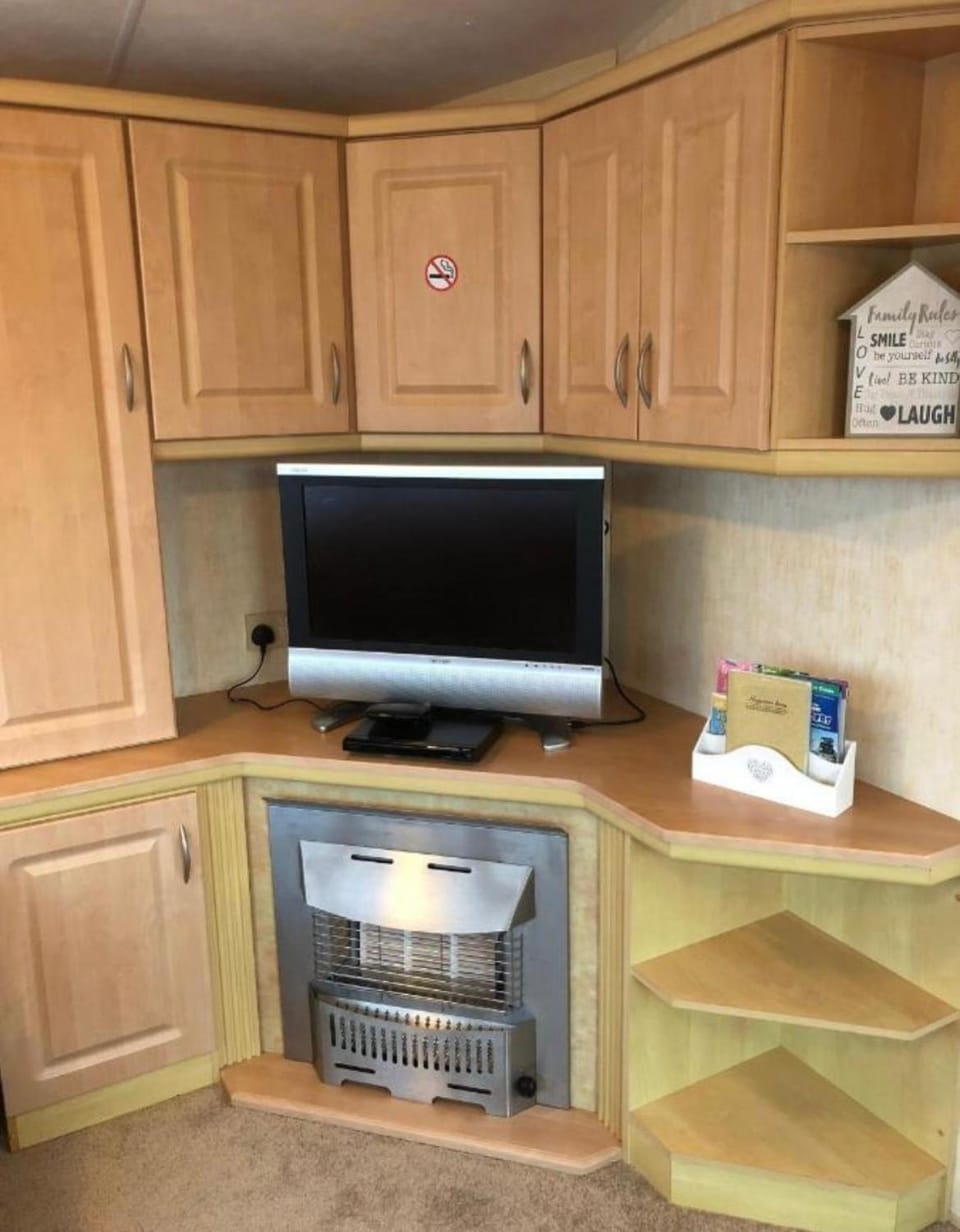 L&g caravan hire 79-5 Coral beach 8 berth LEAD PERSON MUST BE OVER 30 MAX 4 ADULTS House in Ingoldmells
