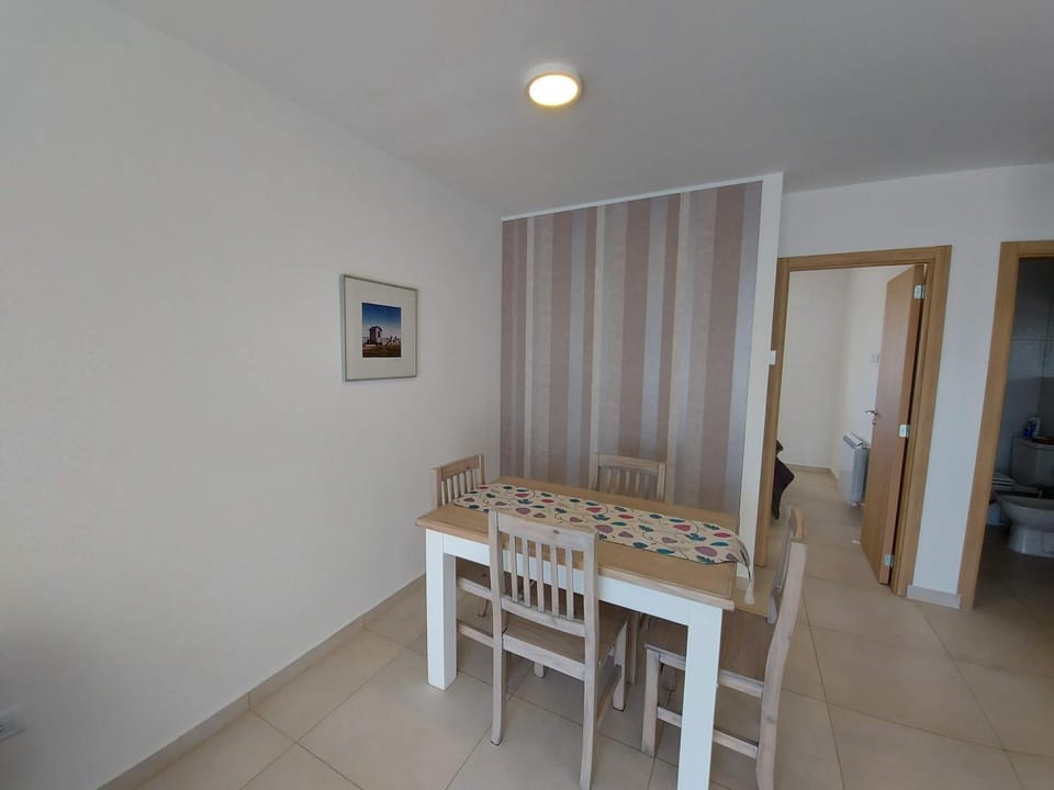 Departamento a estrenar, muy buena ubicación. Apartment in Bahía Blanca