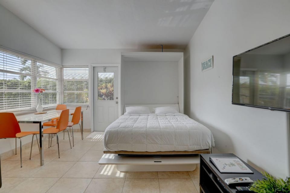 Dining area, Bedroom