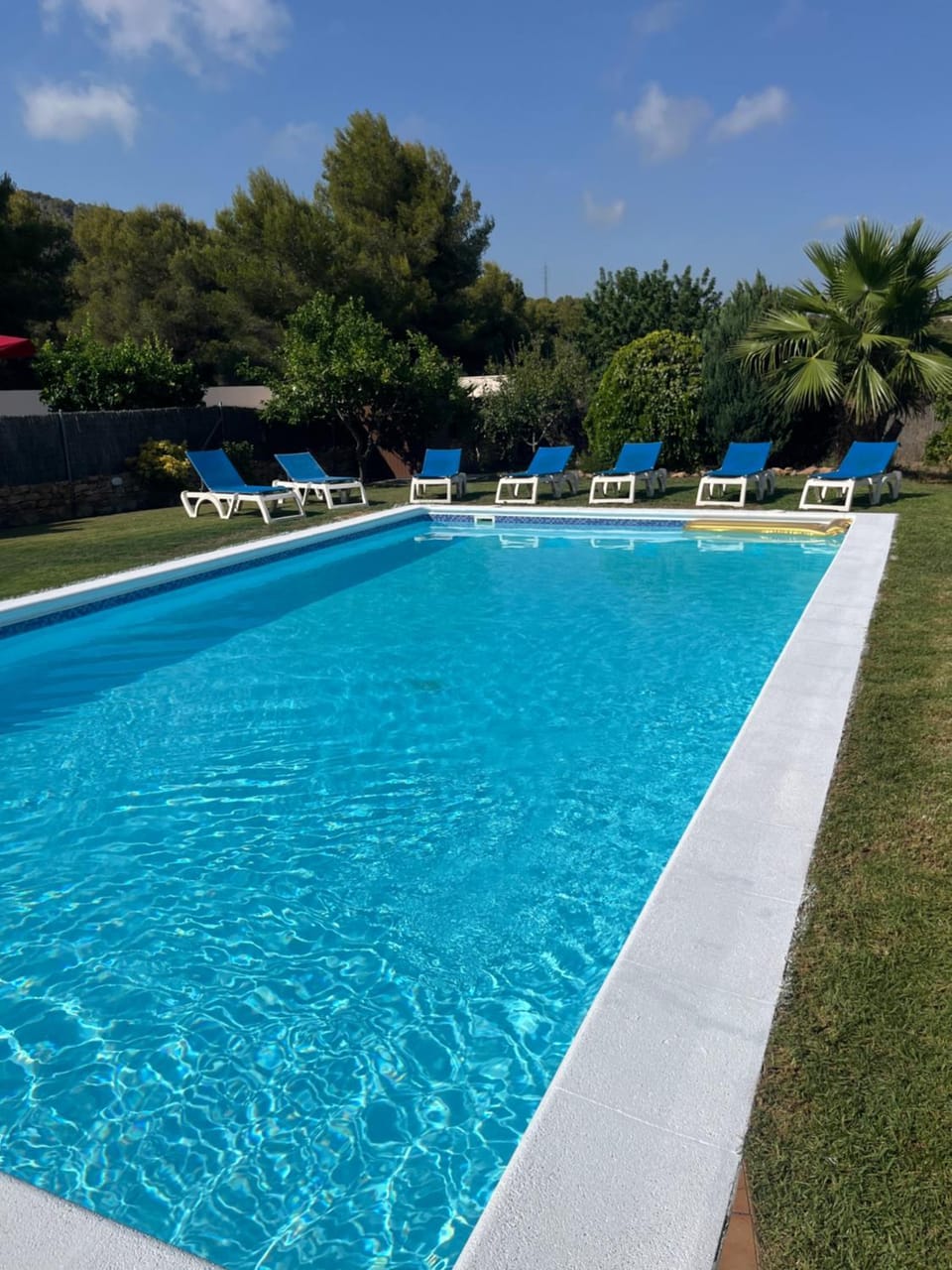 Villa Neus Barà, jardín y piscina privada House in Tarragonès