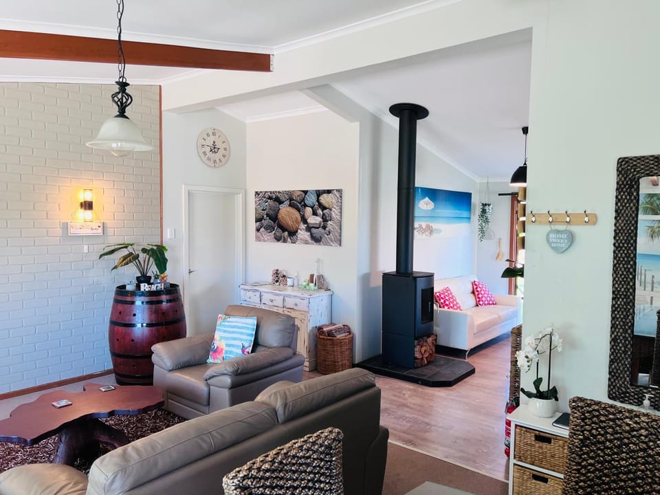 Footprints in the Sand, Silver Sands Beach House House in Adelaide