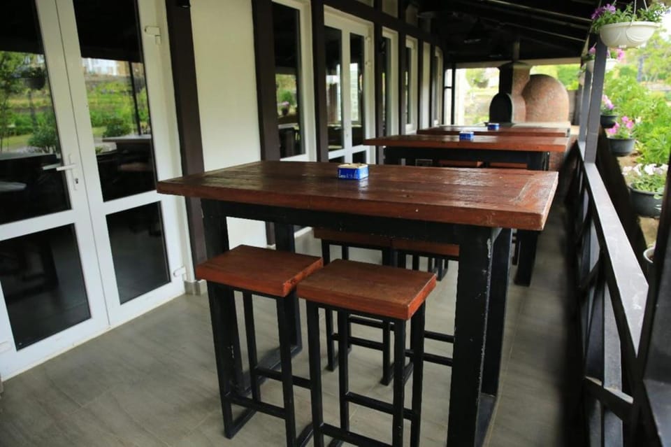 Restaurant/places to eat, Dining area