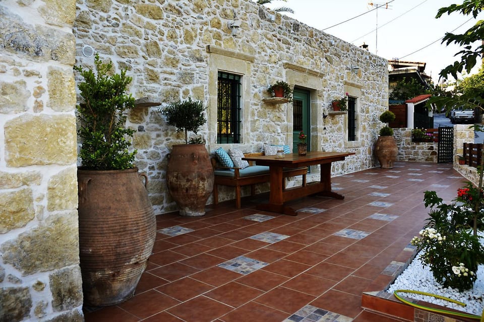 Facade/entrance, Garden