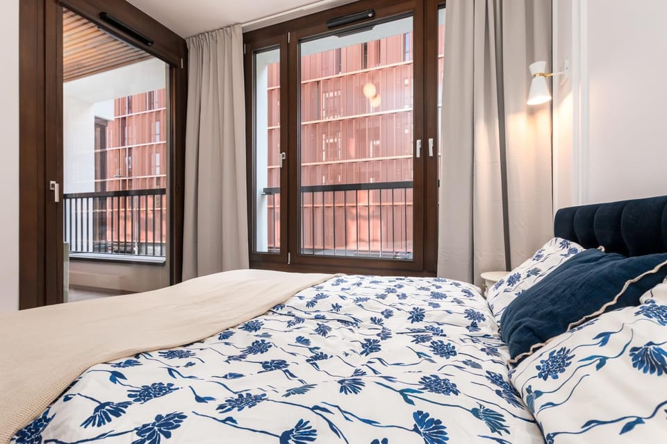 Balcony/Terrace, Bedroom, Landmark view, Quiet street view