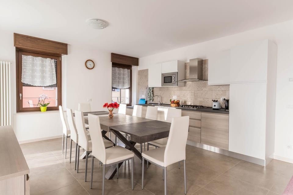 Property building, Kitchen or kitchenette, Living room