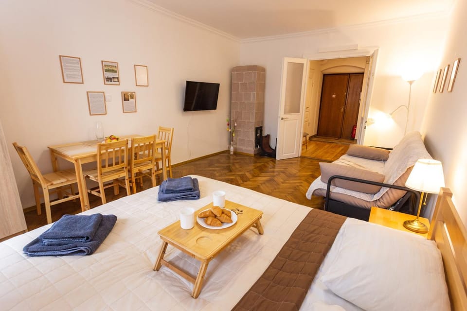 Bed, Decorative detail, Seating area, Dining area
