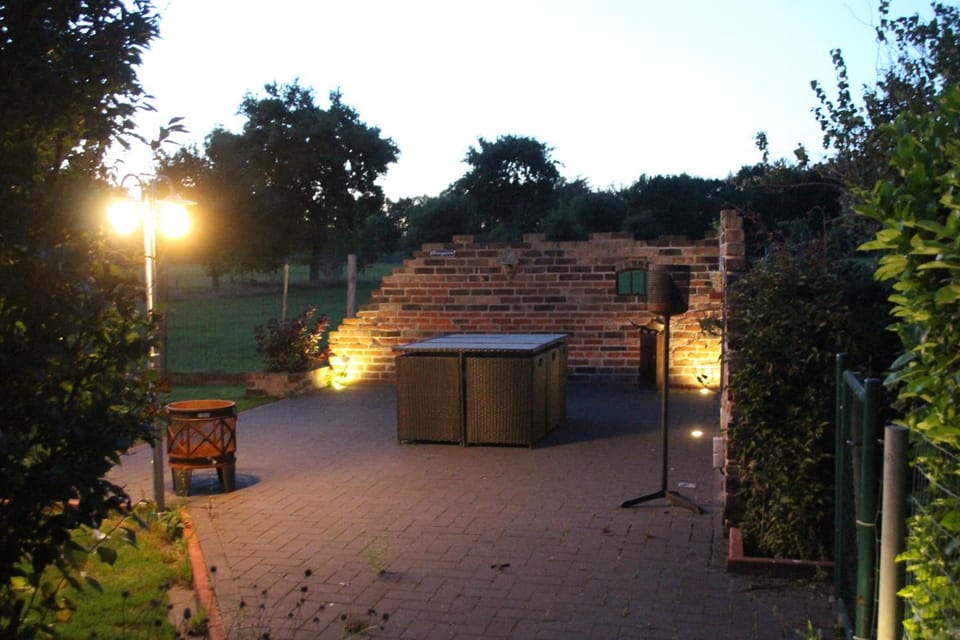 Garden, Balcony/Terrace