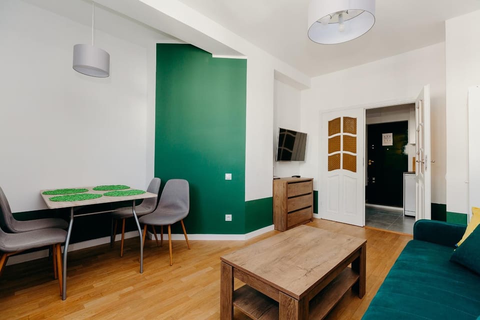 TV and multimedia, Living room, Dining area