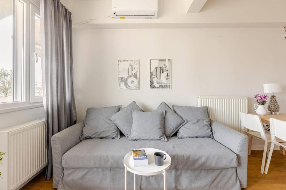 Bright Bright C- Modern apartment with terrace Apartment in Thessaloniki