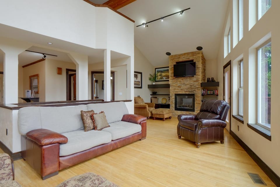 Hot Tub & Mtn Views Pristine Breckenridge Home! House in Summit County