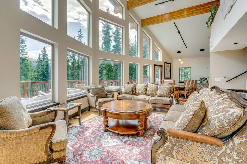 Hot Tub & Mtn Views Pristine Breckenridge Home! House in Summit County