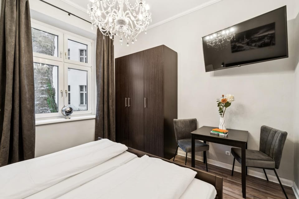TV and multimedia, Dining area, wardrobe