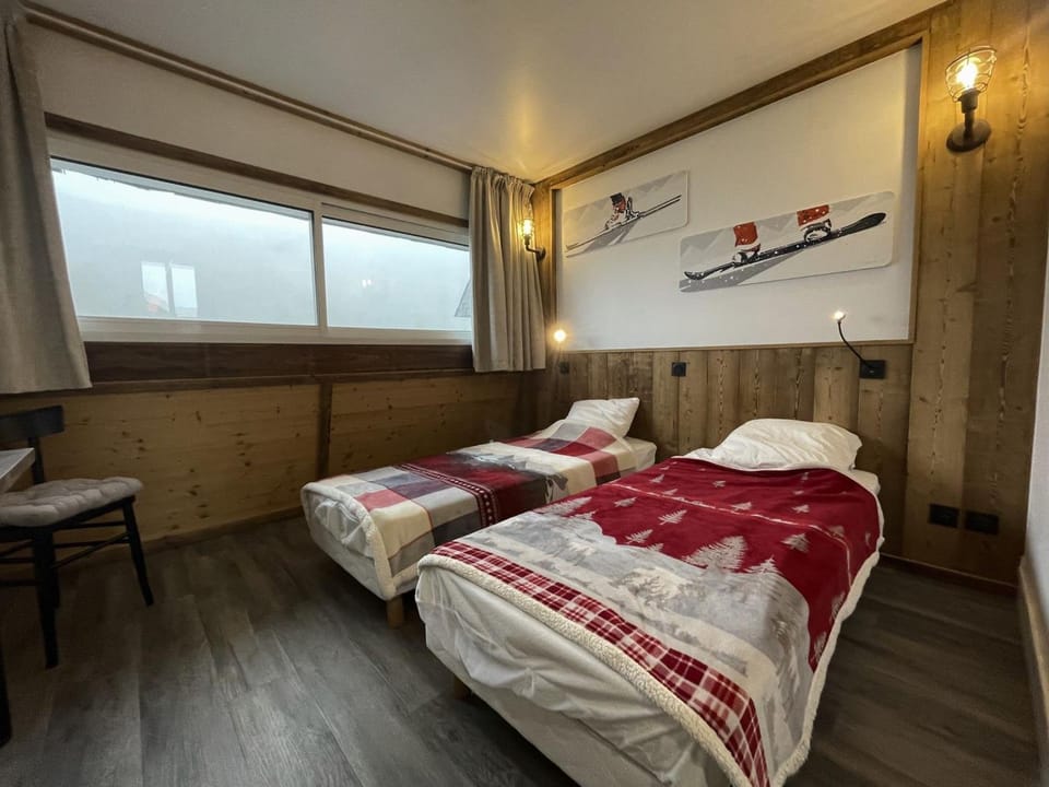Duplex 4 pers, balcon sud, Les Menuires, parking - FR-1-452-357 Apartment in Les Allues