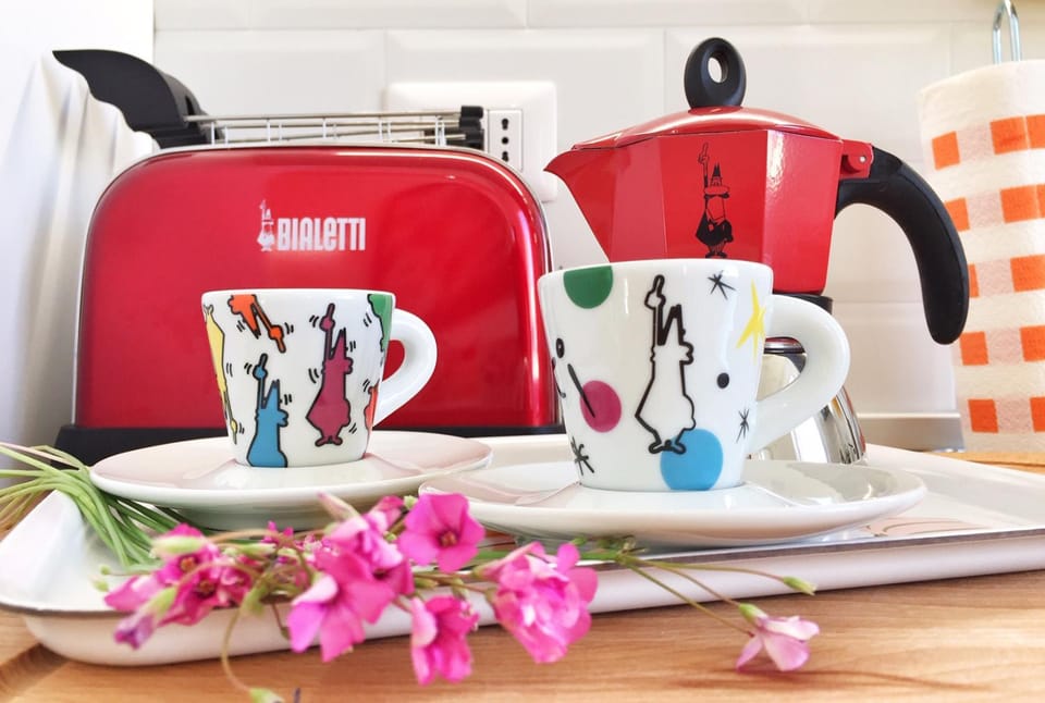 Coffee/tea facilities, Kitchen or kitchenette, Decorative detail, Italian breakfast